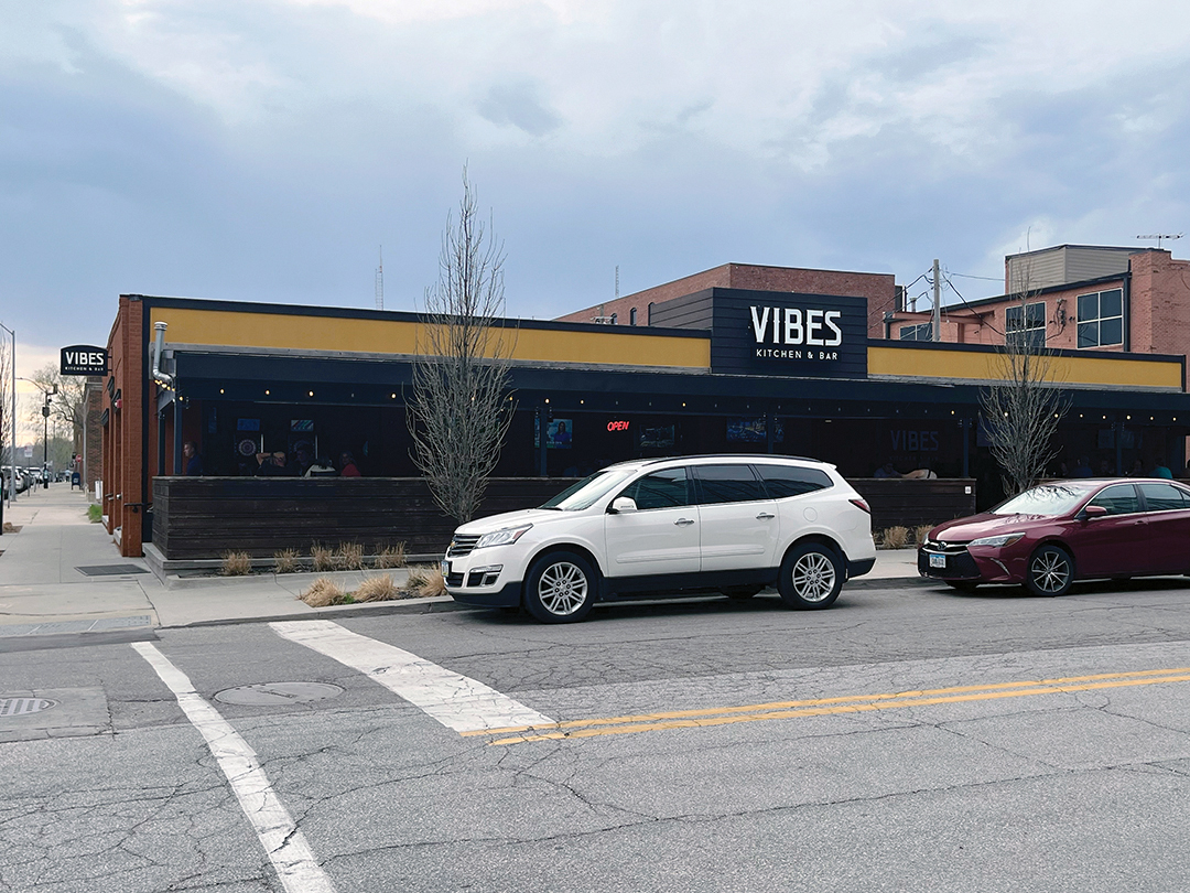 vibes kitchen and bar des moines